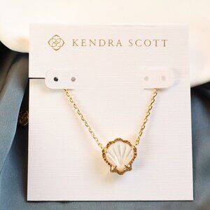 💕 Kendra Scott Brynne Shell Ivory Mother-of-Pearl Necklace Gold